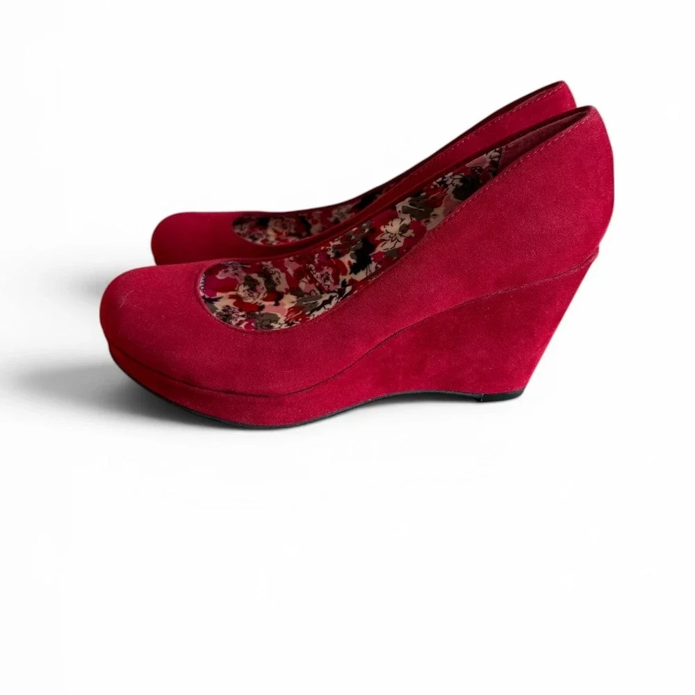 American Rag‎ CIE Kennawin Wine Red Faux Suede Wedge Pumps Platform Size 6.5M